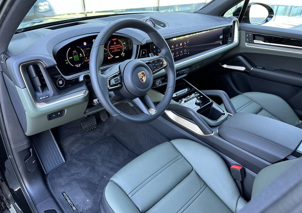 Porsche Cayenne cena 688100 przebieg: 5, rok produkcji 2023 z Konin małe 379